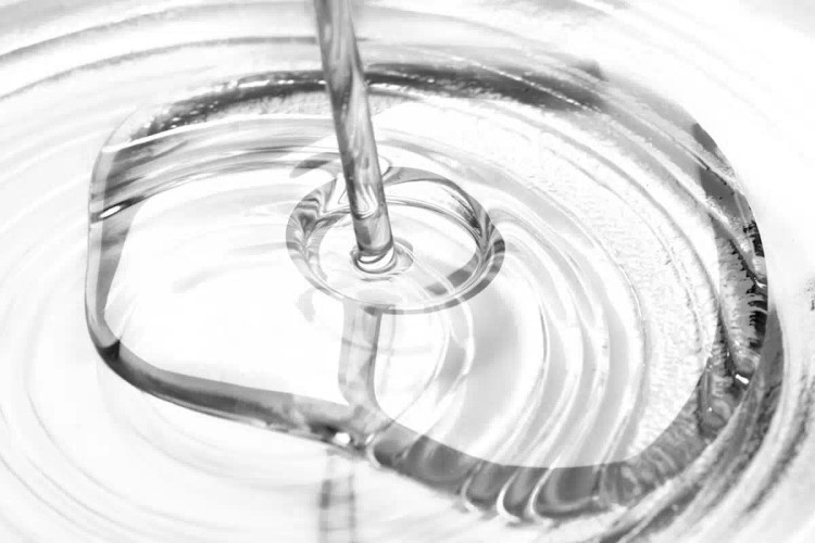 "رزین اپوکسی LR530 شفاف با ویژگی مقاومتی بالا و شفافیت عالی برای استفاده در صنایع مختلف هنر های دستی و ساخت قطعات سفارشی