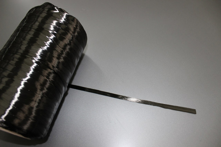 الیاف کربن T300 با مقاومت بالا و وزن سبک، برای صنایع خودروسازی، هوافضا و ورزشهای حرفهای ایدهآل است